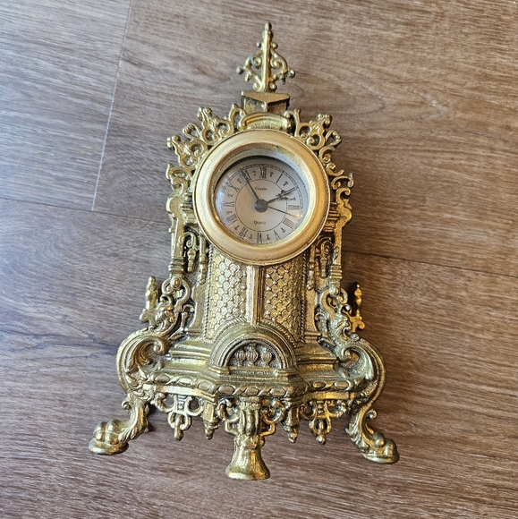 Gorgeous heavy Italian made Vintage Bronze/Brass Mantel Clock *doesnt Work*